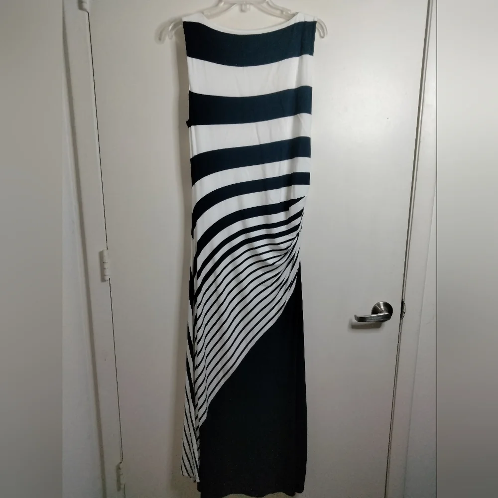 Soft Surroundings (Size L) Navy Blue & White Sleeveless Sleek Casual Maxi Dress